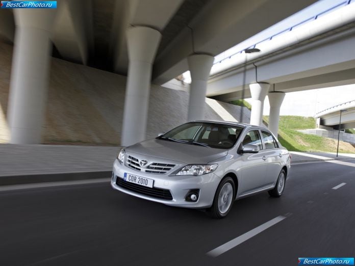 2010 Toyota Corolla - фотография 10 из 37