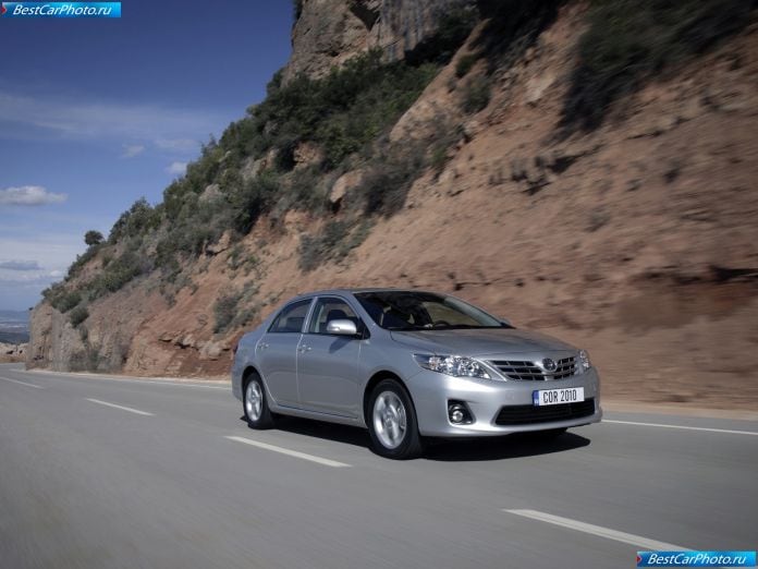 2010 Toyota Corolla - фотография 14 из 37
