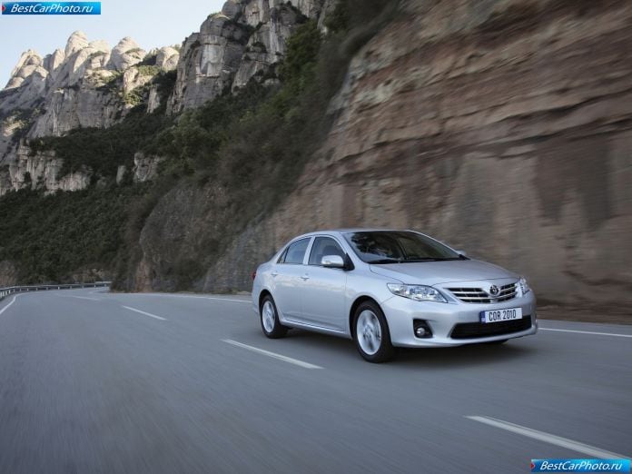 2010 Toyota Corolla - фотография 15 из 37