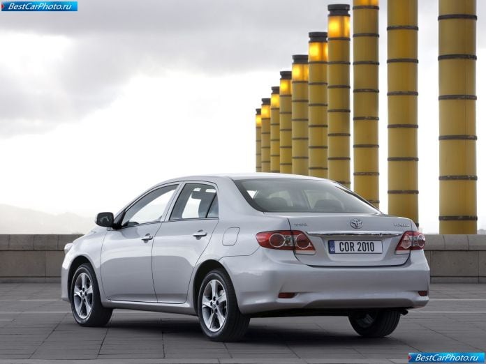 2010 Toyota Corolla - фотография 19 из 37