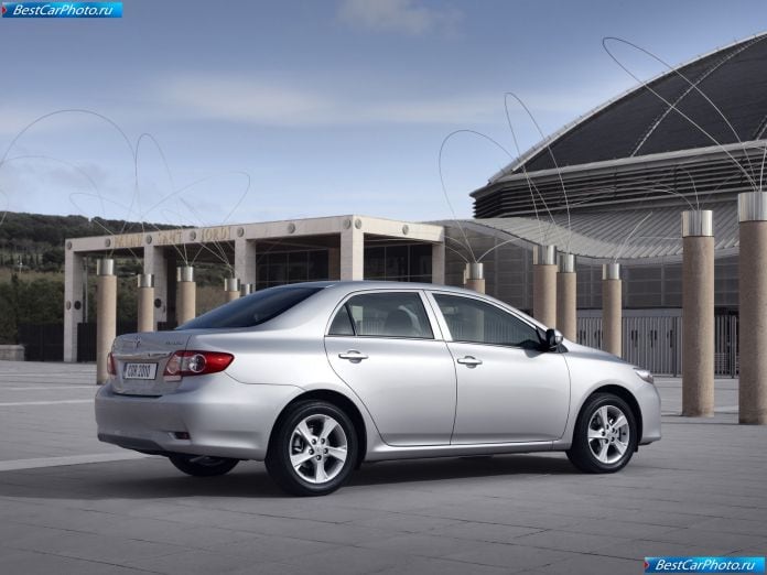 2010 Toyota Corolla - фотография 20 из 37