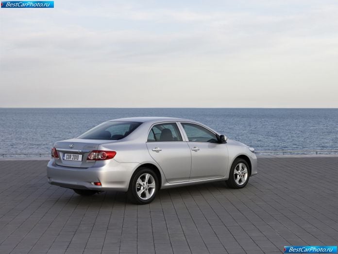 2010 Toyota Corolla - фотография 21 из 37