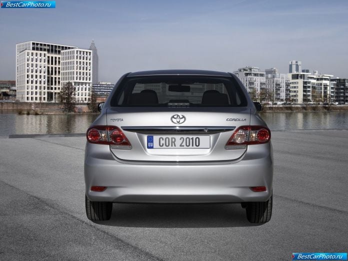 2010 Toyota Corolla - фотография 27 из 37