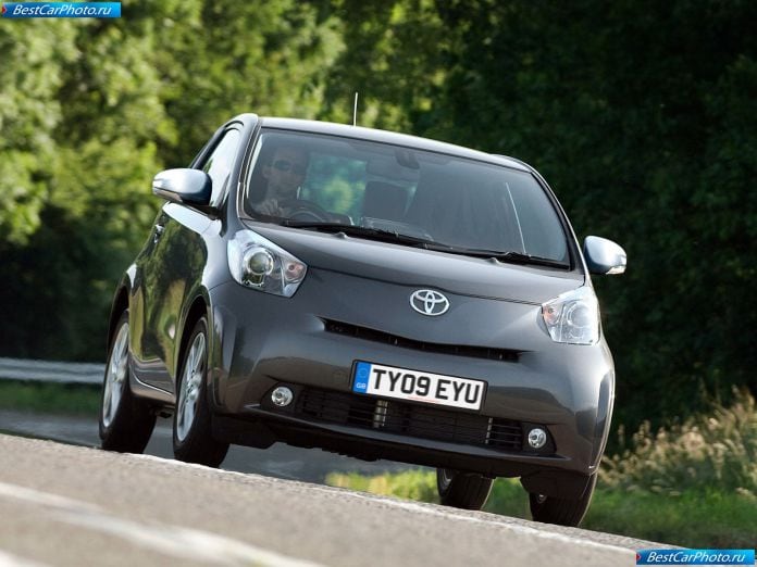 2010 Toyota Iq3 - фотография 2 из 12