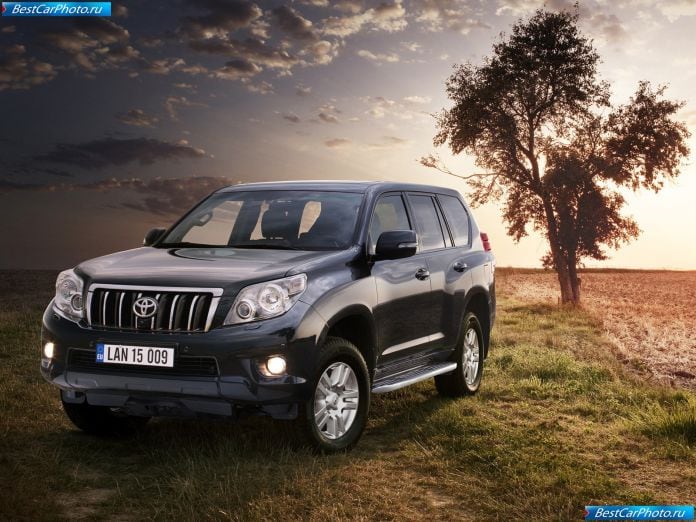 2010 Toyota Land Cruiser - фотография 3 из 167
