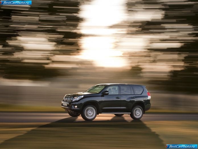 2010 Toyota Land Cruiser - фотография 31 из 167