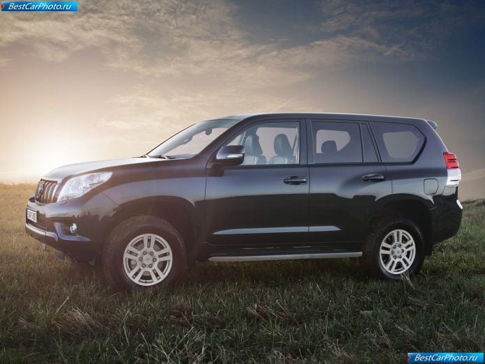 2010 Toyota Land Cruiser - фотография 36 из 167