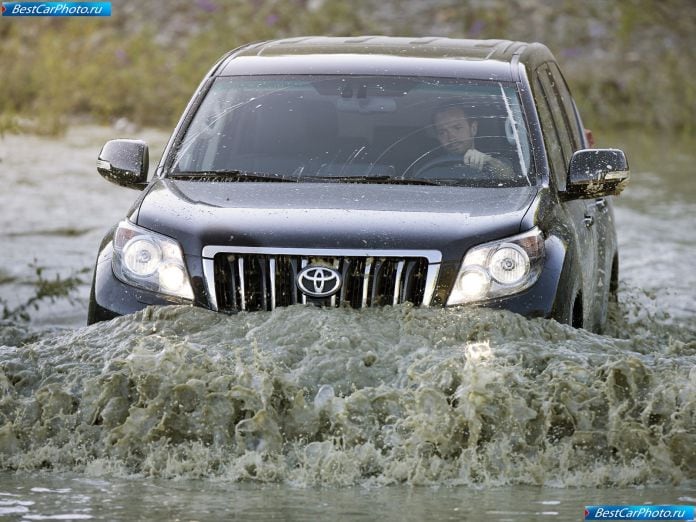 2010 Toyota Land Cruiser - фотография 44 из 167