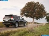toyota_2010-land_cruiser_1600x1200_069.jpg