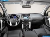 toyota_2010-land_cruiser_1600x1200_110.jpg