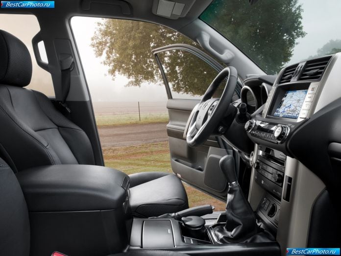 2010 Toyota Land Cruiser - фотография 112 из 167