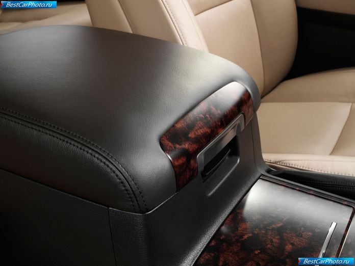 2010 Toyota Land Cruiser V8 - фотография 25 из 58