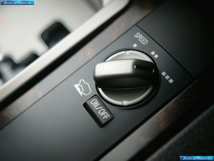 2010 Toyota Land Cruiser V8 - фотография 32 из 58