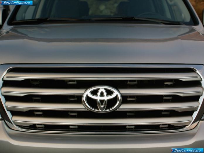 2010 Toyota Land Cruiser V8 - фотография 38 из 58