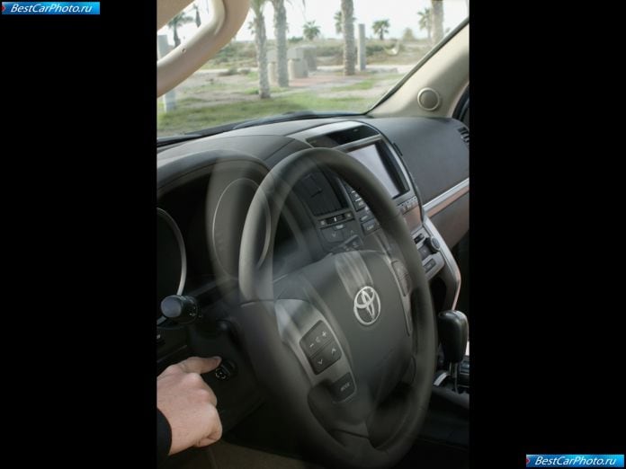 2010 Toyota Land Cruiser V8 - фотография 49 из 58