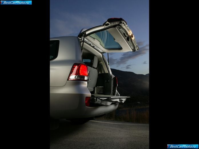 2010 Toyota Land Cruiser V8 - фотография 55 из 58
