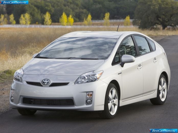 2010 Toyota Prius - фотография 4 из 102