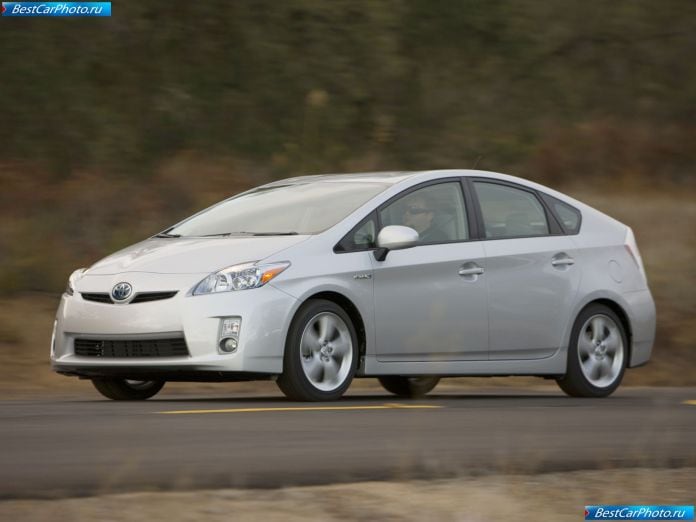 2010 Toyota Prius - фотография 6 из 102