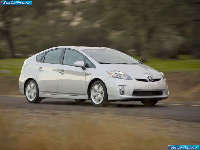 2010 Toyota Prius - фотография 8 из 102