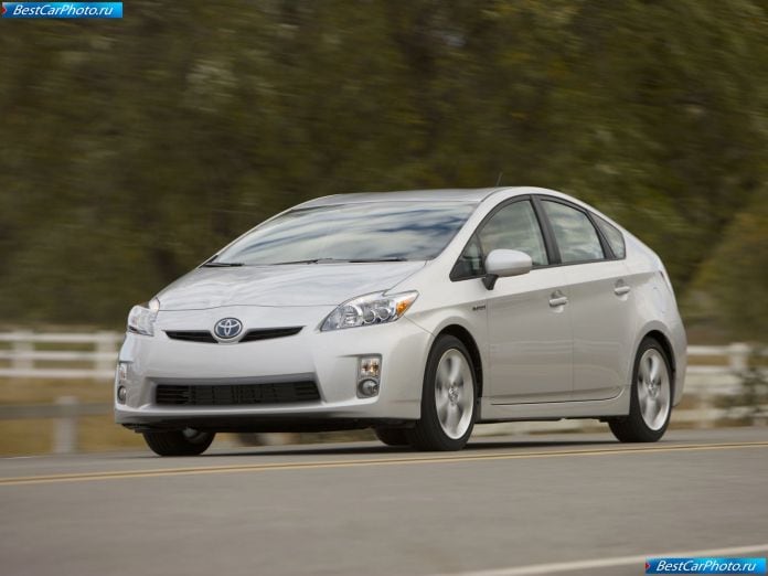 2010 Toyota Prius - фотография 9 из 102