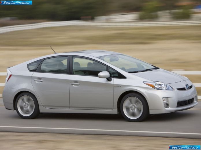 2010 Toyota Prius - фотография 11 из 102