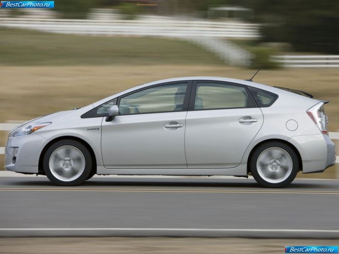 2010 Toyota Prius - фотография 13 из 102