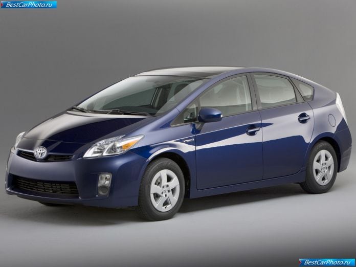 2010 Toyota Prius - фотография 15 из 102