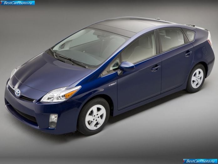 2010 Toyota Prius - фотография 16 из 102