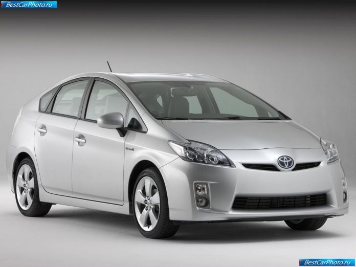 2010 Toyota Prius - фотография 17 из 102