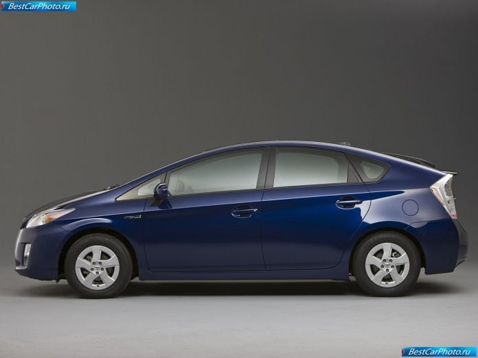 2010 Toyota Prius - фотография 20 из 102
