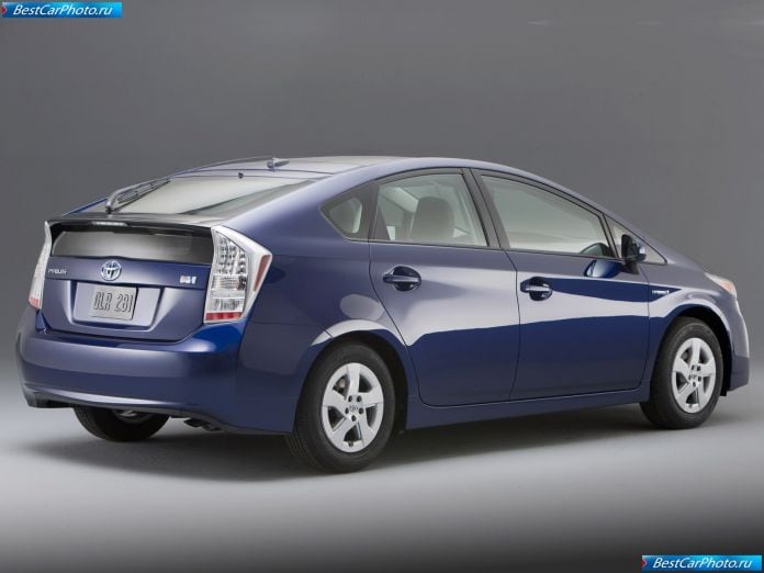 2010 Toyota Prius - фотография 21 из 102