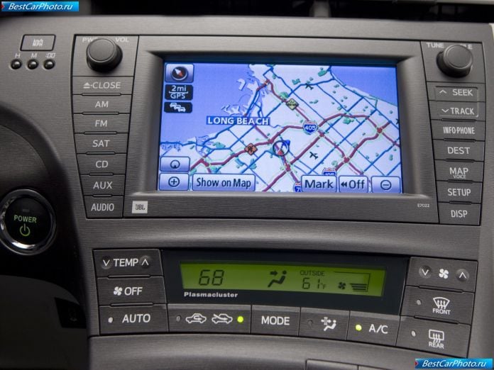 2010 Toyota Prius - фотография 40 из 102