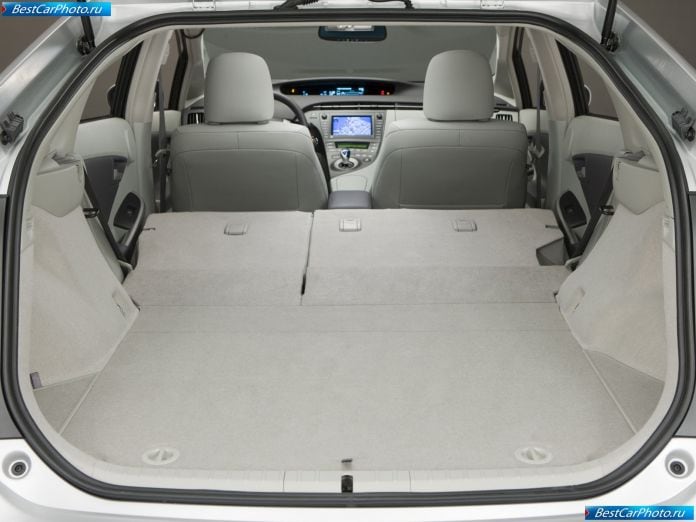 2010 Toyota Prius - фотография 50 из 102