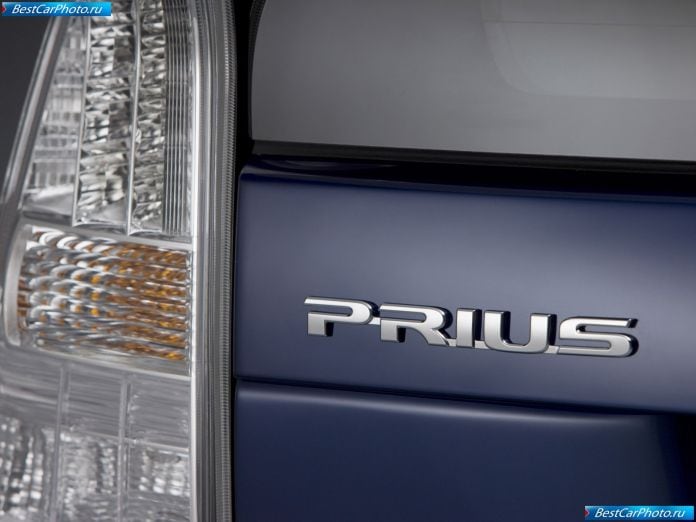 2010 Toyota Prius - фотография 61 из 102