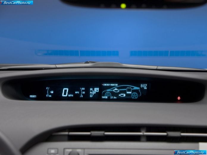 2010 Toyota Prius - фотография 76 из 102