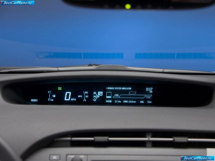 2010 Toyota Prius - фотография 77 из 102