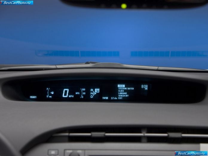 2010 Toyota Prius - фотография 78 из 102