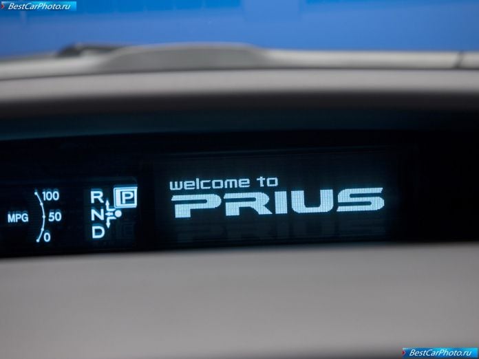 2010 Toyota Prius - фотография 80 из 102