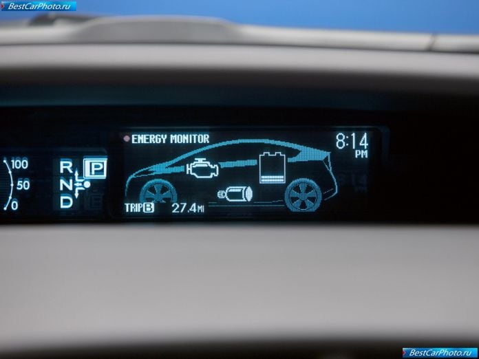 2010 Toyota Prius - фотография 85 из 102