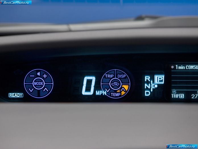 2010 Toyota Prius - фотография 93 из 102