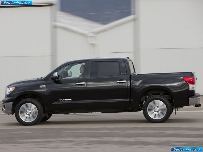 2010 Toyota Tundra Crewmax - фотография 10 из 32