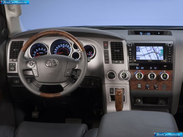 2010 Toyota Tundra Crewmax - фотография 14 из 32
