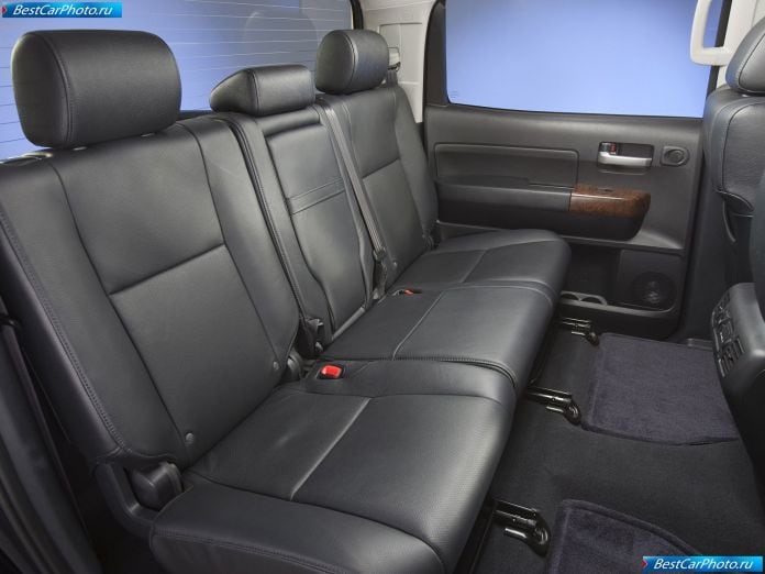 2010 Toyota Tundra Crewmax - фотография 17 из 32