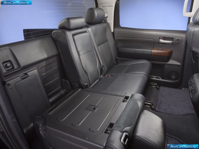 2010 Toyota Tundra Crewmax - фотография 19 из 32