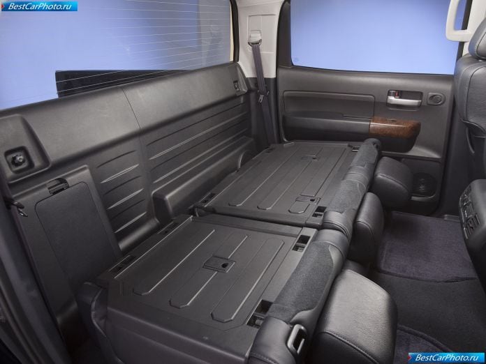 2010 Toyota Tundra Crewmax - фотография 20 из 32
