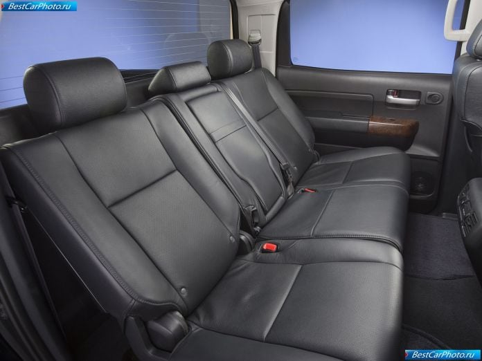 2010 Toyota Tundra Crewmax - фотография 22 из 32