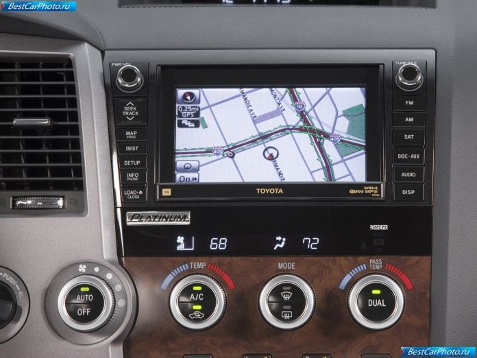 2010 Toyota Tundra Crewmax - фотография 24 из 32