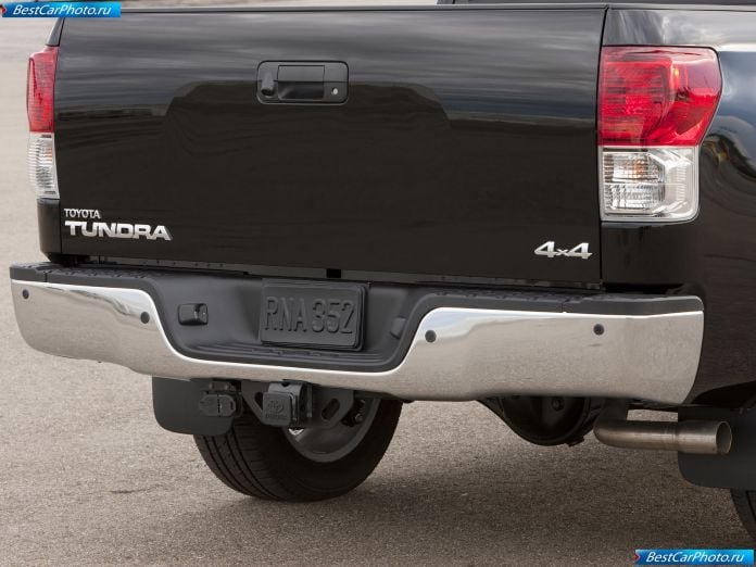 2010 Toyota Tundra Crewmax - фотография 26 из 32