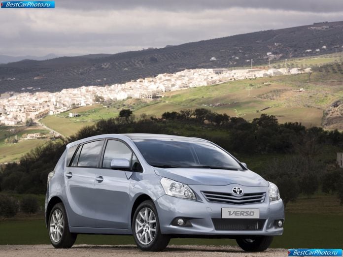 2010 Toyota Verso - фотография 8 из 27