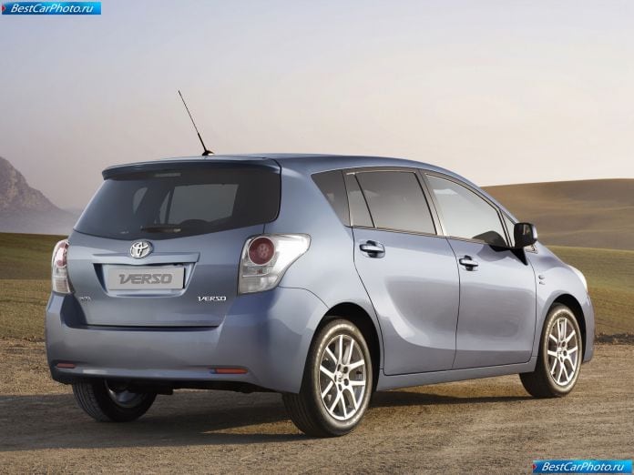 2010 Toyota Verso - фотография 15 из 27